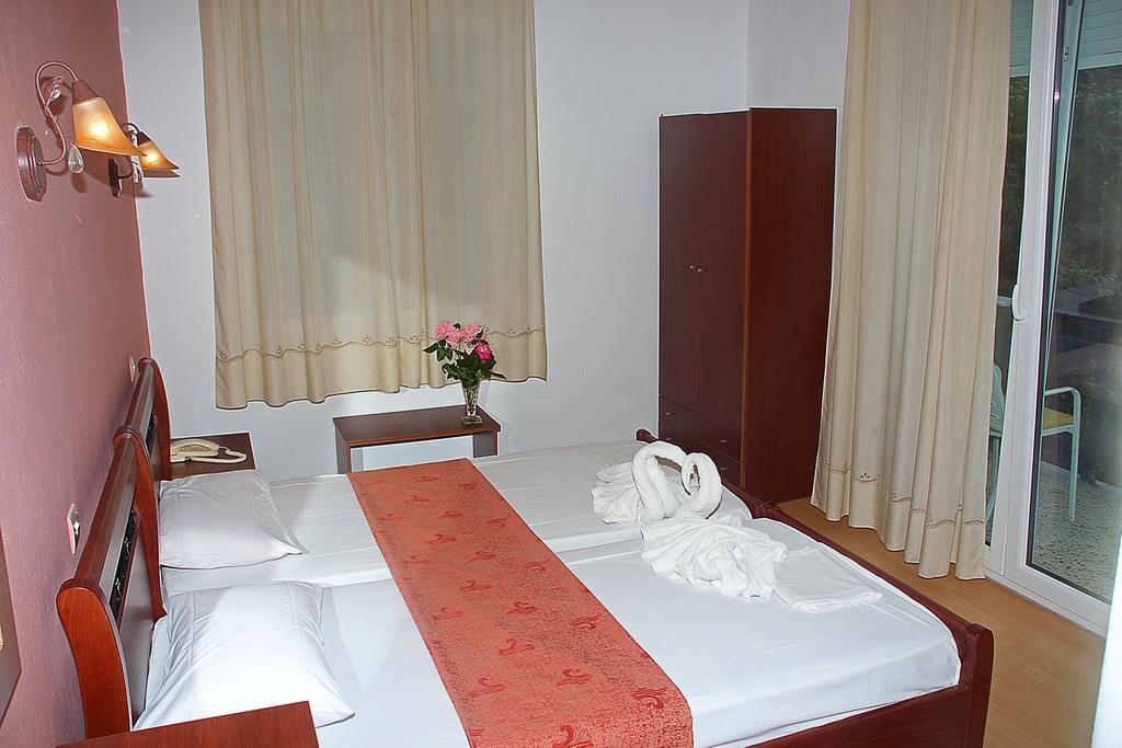 Kristal Hotel Prínos الغرفة الصورة
